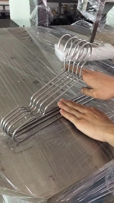 Máquina de pendurar fios de tipo invertido duplo automática